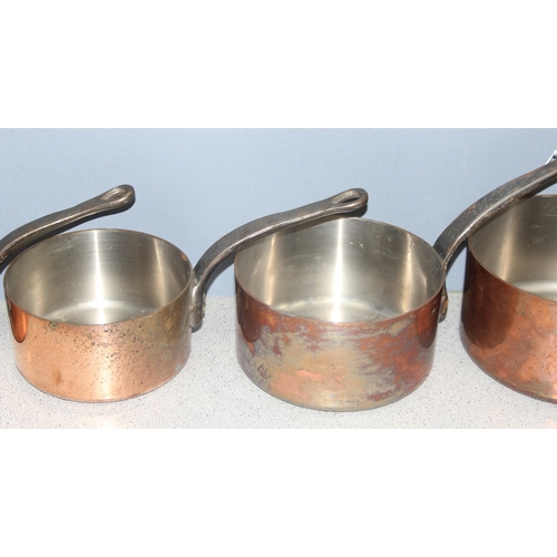 1813 - Graduated set of 5 vintage French made heavy copper saucepans, stamped Villedieu, largest approx 21c... 