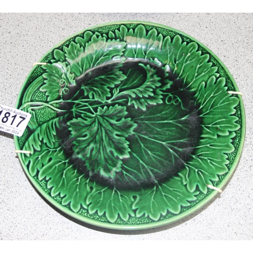 1817 - 4 vintage plates with green leaf/cabbage design with Majolica style glazing, to incl Wedgwood and Ho... 