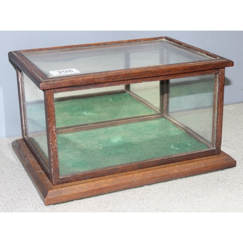 298 - Vintage oak table top display cabinet with removable glazed top and mirrored back, approx 31cm W x 2... 