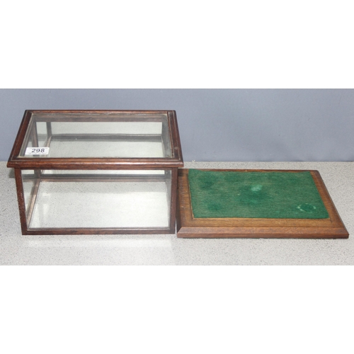 298 - Vintage oak table top display cabinet with removable glazed top and mirrored back, approx 31cm W x 2... 