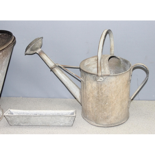 387 - Mix of galvanised items to incl large bucket with handle, watering can etc