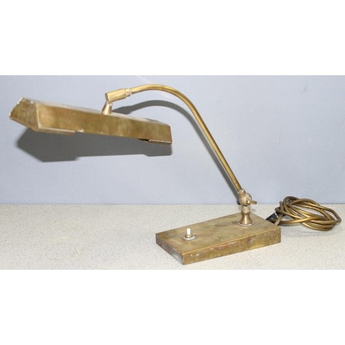 252 - Vintage brass desk/bankers lamp, approx 29cm tall