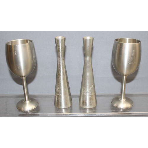 1009 - Assorted vintage and pewter items to incl tankards, goblets and bud vases, approx 3kg gross