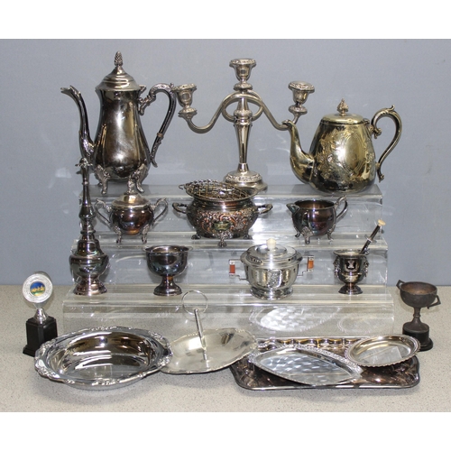 1010 - Mixed lot of vintage and later metalware to incl silver-plated items, approx 6.3kg gross