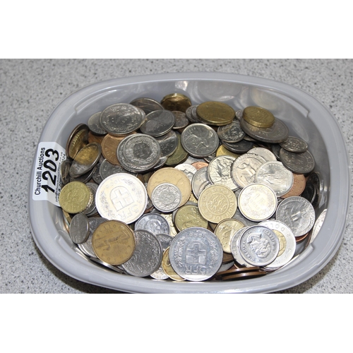 1203 - Qty of assorted mixed world and British coins, approx 1.7kg gross