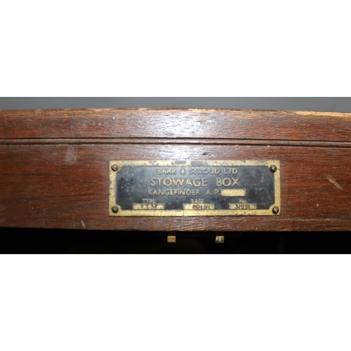 1403 - A large vintage wooden military Royal Navy Rangefinder case with some contents, approx 97cm x 32cm x... 