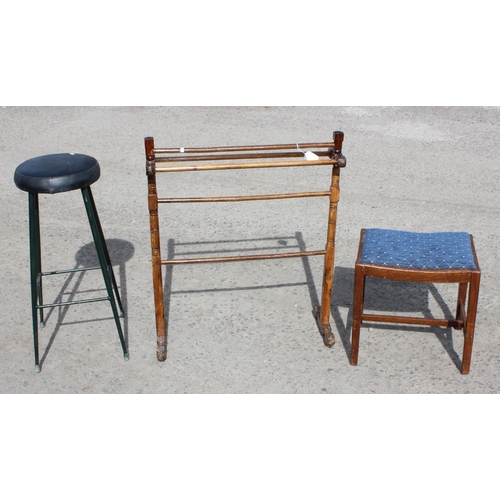 49 - Vintage wooden towel rail and two stools, towel rail approx 71cm wide x 17cm deep x 83cm tall (3)