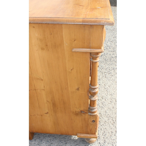 77 - An antique pine 4 drawer chest of drawers, possibly German Gründerzeit period, approx 106cm wide x 5... 