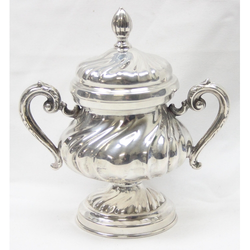 1033 - A vintage Italian silver sugar bowl with lid, marked 800 and XRF confirmed, by ADP, approx 12cm tall... 