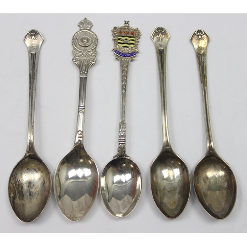 1063 - 5 assorted silver spoons, various dates and makers to inc RAC spoon and 3 Art Deco examples, approx ... 