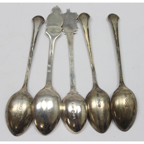 1063 - 5 assorted silver spoons, various dates and makers to inc RAC spoon and 3 Art Deco examples, approx ... 