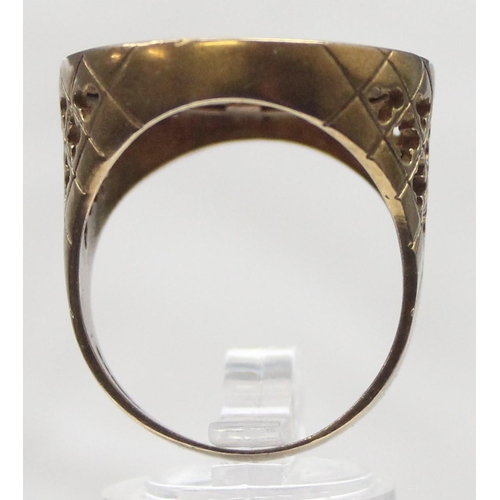 1100 - A large 9ct gold mounted full sovereign ring, the pierced 9ct gold shank set with a 22ct gold 1967 f... 