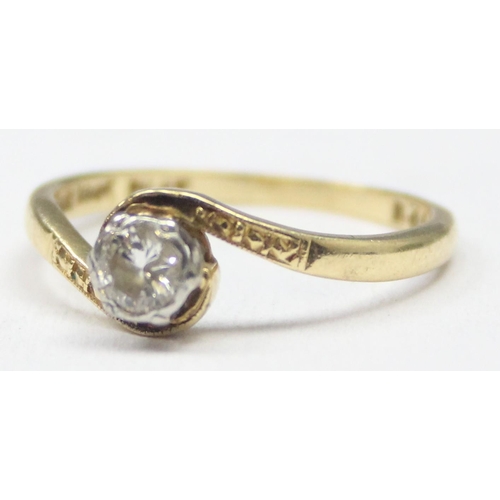 1103 - A vintage 18ct gold and solitaire diamond ring in engraved crossover platinum setting, marked and XR... 