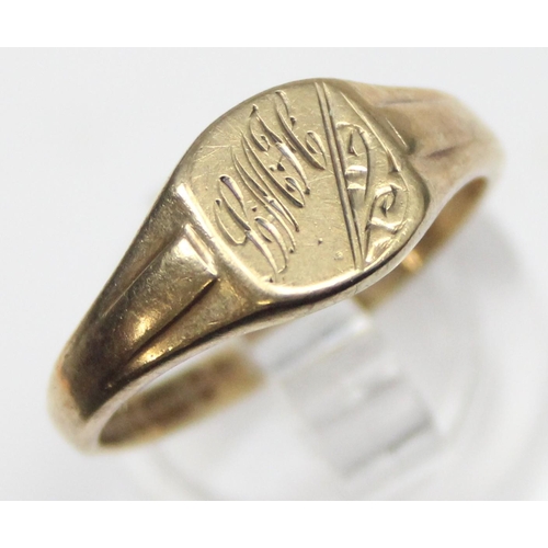 1124 - 9ct gold signet ring with engraved decoration, Birmingham with no date letter and XRF confirmed, app... 