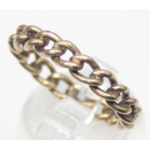 1140 - An unusual 9ct gold rope twist ring, indistinctly marked but XRF confirmed for 9ct gold, approx size... 