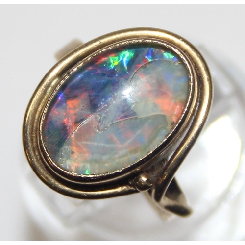 1177 - An unusual opal-like stone ring, possibly a triplet, marked and XRF confirmed, approx size D, approx... 