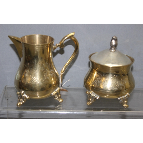 1018 - Qty of antique and later silver plate and other metalware, approx 5.3kg gross