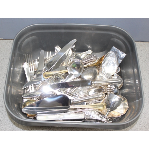 1019 - Mix of silver-plated flatware to incl Cooper Brothers, approx 4.9kg gross