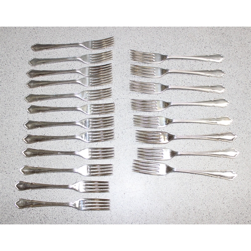 1019 - Mix of silver-plated flatware to incl Cooper Brothers, approx 4.9kg gross