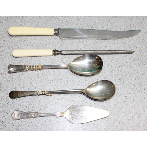 1020 - Qty of antique and later silver-plated ware to incl flatware, approx 5.6kg gross