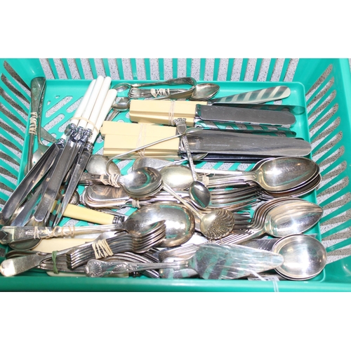 1020 - Qty of antique and later silver-plated ware to incl flatware, approx 5.6kg gross