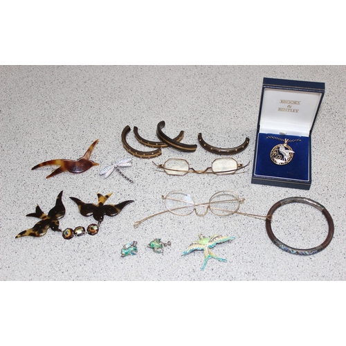 1108 - Qty of assorted mixed jewellery and odds to inc 2 pairs of gold plated antique spectacles, some silv... 