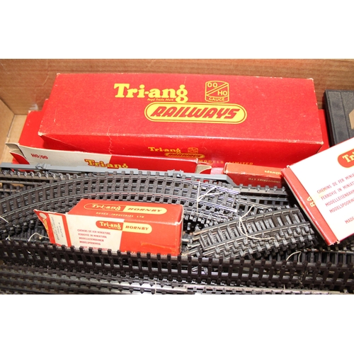 1515 - A large qty of assorted OO gauge railway items to inc track, accessories, transformer etc (3 boxes)