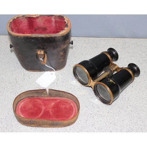 653 - 3 pairs of binoculars, 2 with cases, to incl Carl Veitch 8x50