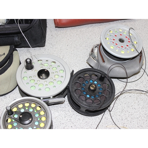 714 - Mixed lot of fly fishing reels, cases and spare spools to incl Shakespeare Beaulite