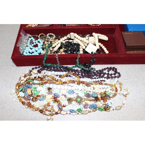 1109 - Tray of assorted costume jewellery and watches