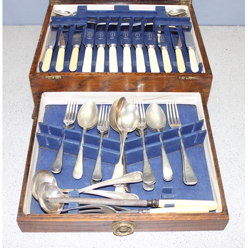 1024 - 6 place setting stainless steel cutlery set in oak canteen with beaded detail, with some additional ... 