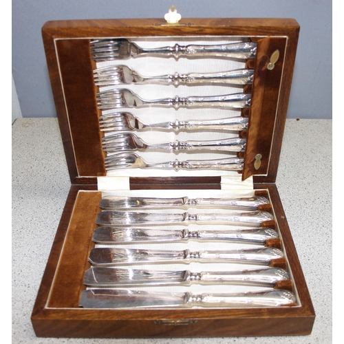 1025 - 5 lots of vintage and later silver-plated flatware