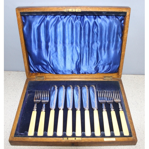 1025 - 5 lots of vintage and later silver-plated flatware