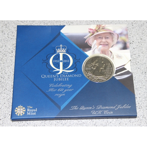 1247 - Qty of assorted commemorative coins in folders etc to inc 3 £5 coins