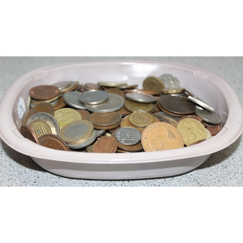 1285 - Qty of assorted mixed world and British coins, approx 1.8kg gross