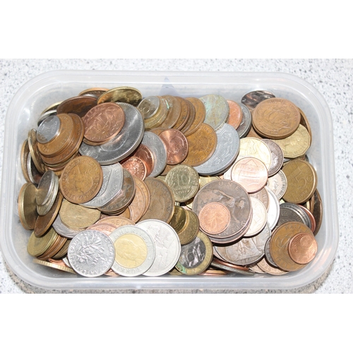 1289 - Qty of assorted mixed world and British coins, approx 1.8kg gross