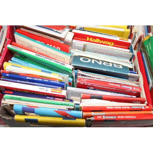 534 - Large qty of various travel guides and ordnance survey maps to include Michelin and AA