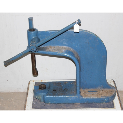 816 - Cast iron number 3 arbor press