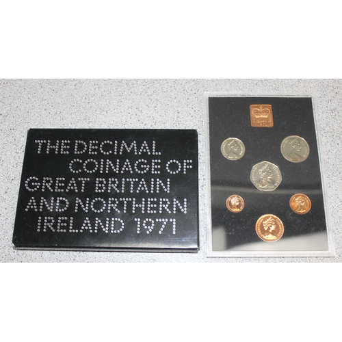 1209 - Great Britain & Northern Ireland proof coinage sets, 12 assorted proof coin sets in folders, 1971-19... 