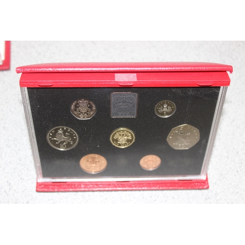 1211 - Great Britain & Northern Ireland proof coinage sets, 5 assorted proof coin sets in folders, 1989-199... 