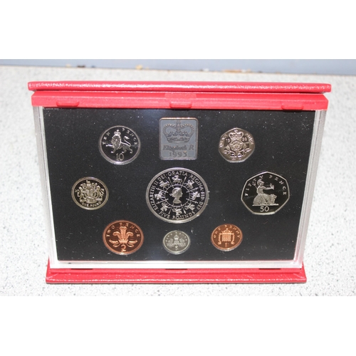 1211 - Great Britain & Northern Ireland proof coinage sets, 5 assorted proof coin sets in folders, 1989-199... 