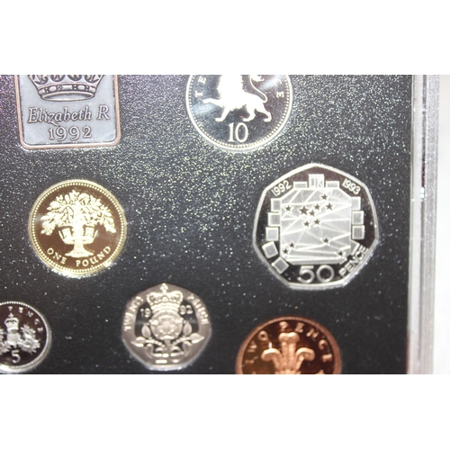 1211 - Great Britain & Northern Ireland proof coinage sets, 5 assorted proof coin sets in folders, 1989-199... 