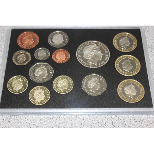 1233 - Great Britain & Northern Ireland Royal Mint proof coins - 2011 United Kingdom proof coin collection ... 