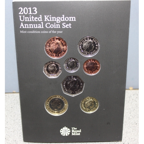 1236 - Great Britain & Northern Ireland Royal Mint coins - 2013 United Kingdom annual coin set, 15 coins in... 