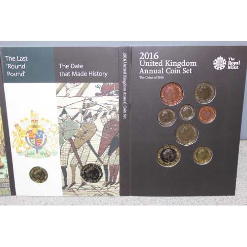 1240 - Great Britain & Northern Ireland Royal Mint coins - 2015 United Kingdom annual coin set, 16 coins in... 