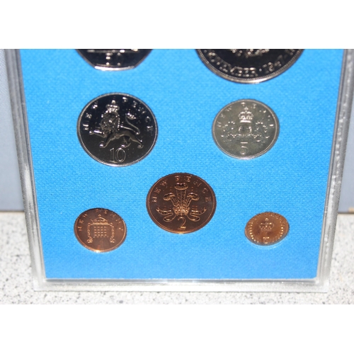 1242 - Great Britain & Northern Ireland Royal Mint coins - 3 boxed uncirculated coin sets, 1972, 1983 & 200... 