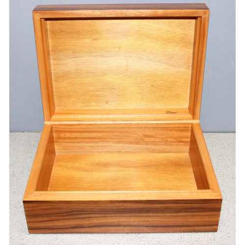 275 - Polished decorative cedarwood Zino Davidoff cigar humidor box, approx 31 x 23 x 12cm