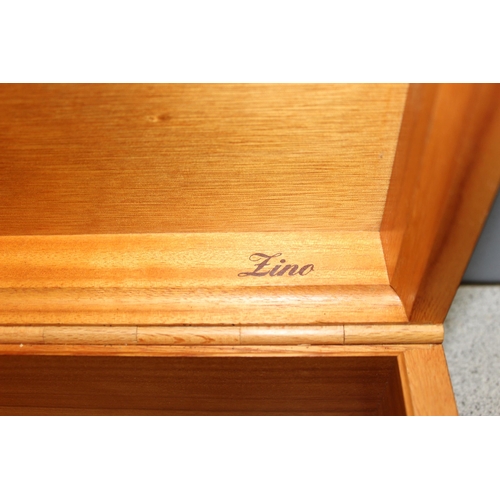 275 - Polished decorative cedarwood Zino Davidoff cigar humidor box, approx 31 x 23 x 12cm