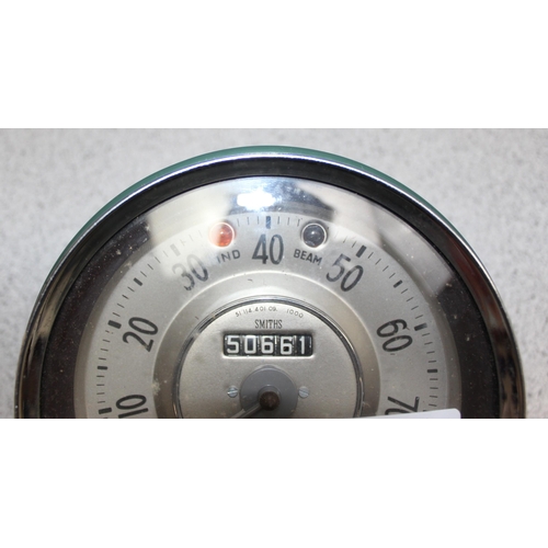 719 - Vintage Smiths 51-114-401-09 speedometer, likely from a Morris Minor