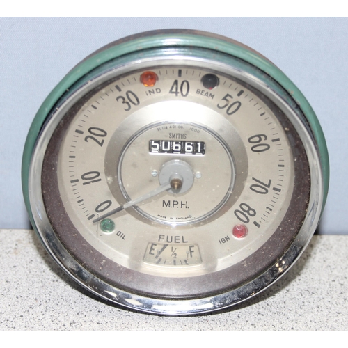 Vintage Smiths 51-114-401-09 speedometer, likely from a Morris Minor